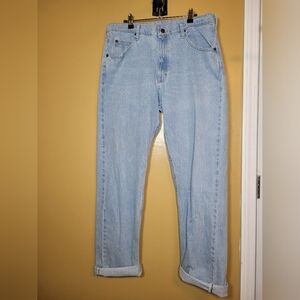 Wrangler 34 x 34 Five Star Relaxed Fit Light Wash Jeans 1097FXVVB